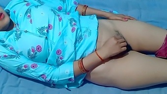 પેન્ટીની પ્રથમ વખત ઘરેલુ ભારતીય ઓર્ગાસ્મ સેક્સી ભાભી સાથે
