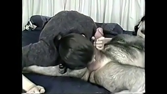 Muslim Woman From Middle Eastern Countries Gives A Blowjob